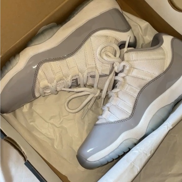 Jordans 11 low tops - Picture 2 of 3